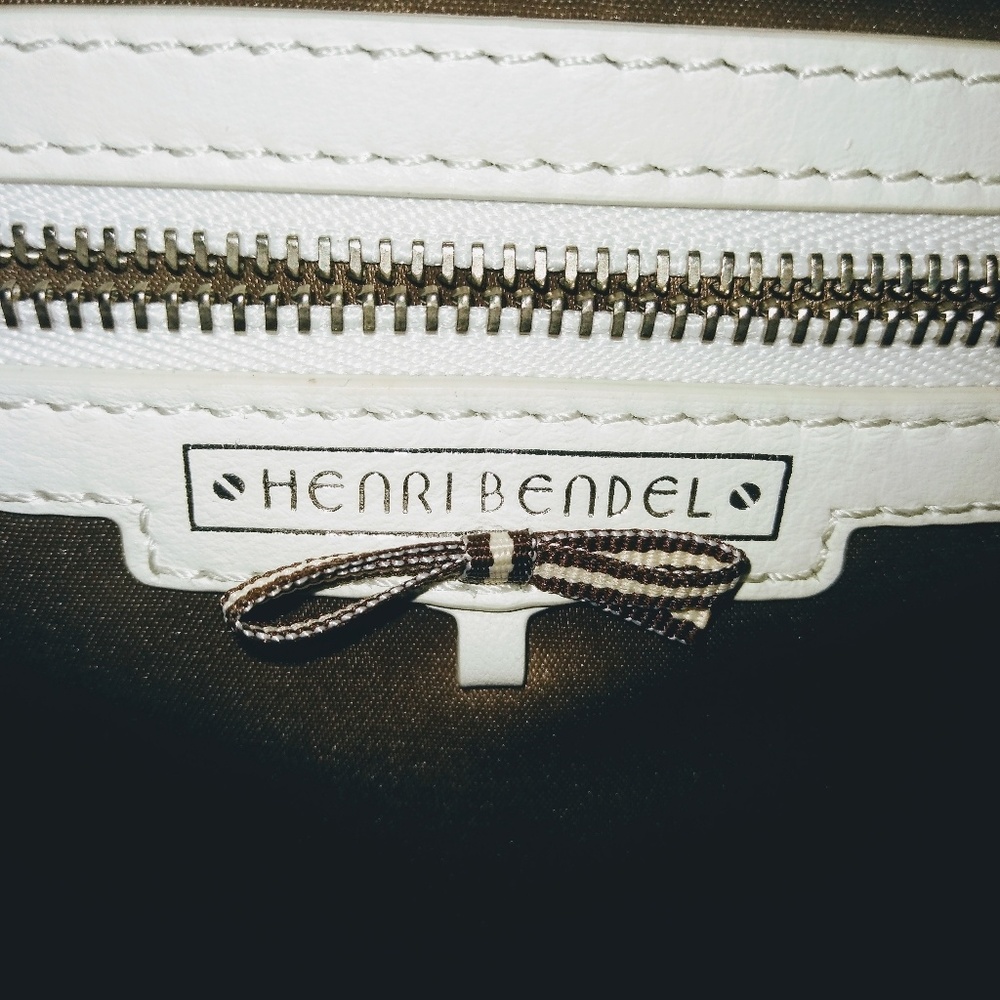 SOLD !!🚨👀Henri Bendel👀🚨 712 backpack - Picture 5 of 8